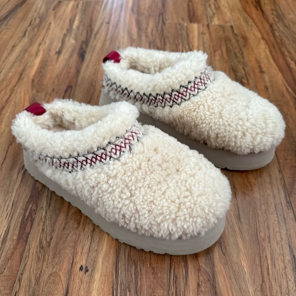 Ugg Tazz Heritage Braid Platform Slippers – Cream Braid Trim (Like New!) - Picture 1 of 4